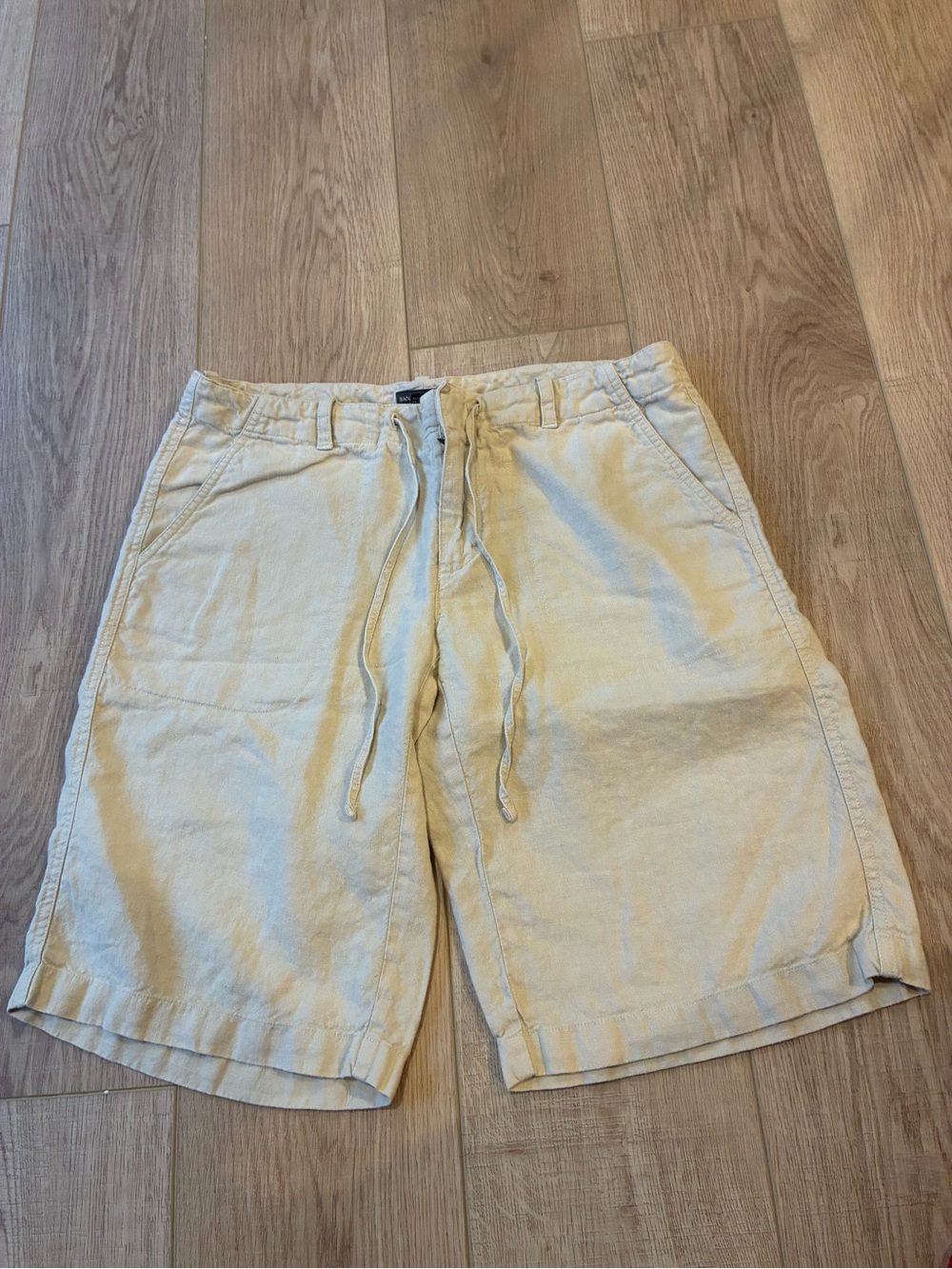 Vintage Banana Republic Bermuda length khaki Drawstring Linen-Blend Shorts 10